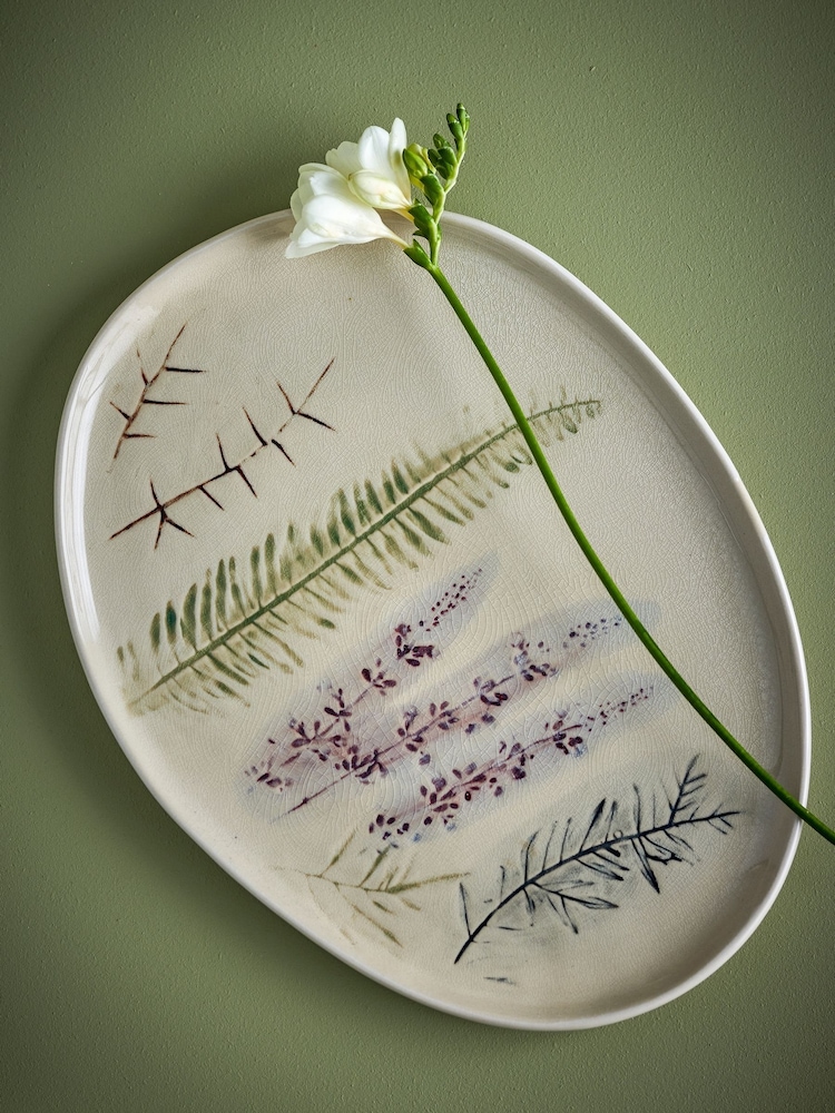 Bloomingville Nature Bea Serving Plate - Image 1 of 3 Bloomingville Nature Bea Serving Plate - Image 1 of 3
