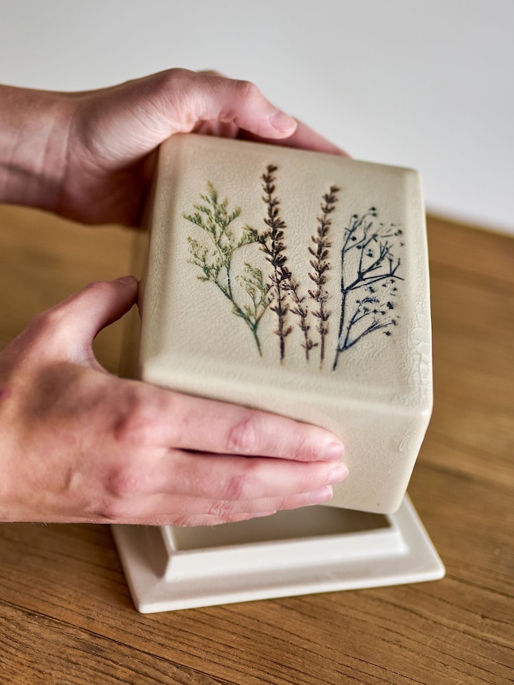 Bloomingville Nature Bea Butter Box - Image 1 of 6 Bloomingville Nature Bea Butter Box - Image 1 of 6