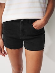 Verwaschenes Schwarz - Superweiche Denim-Shorts mit rohem Saum - Bild 4 von 8