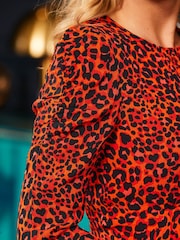 Sosandar Red Ruched Shoulder Midi Dress - Image 5 of 5