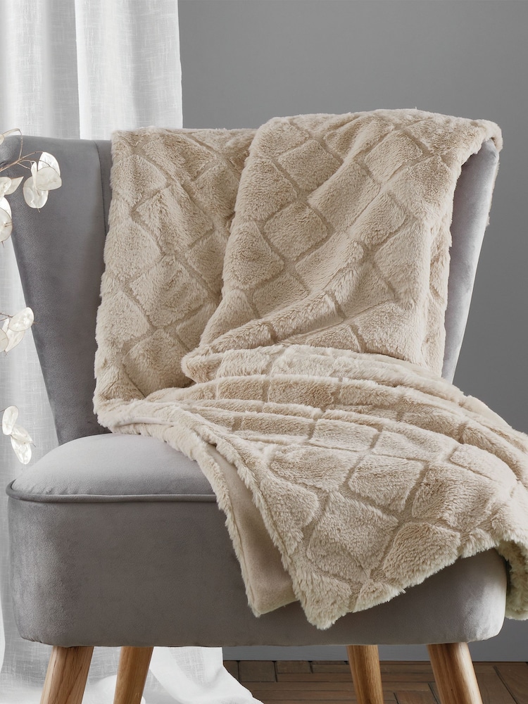 Catherine Lansfield Teddy Cosy and Soft Diamond Fleece Throw - Imagem 1 de 6