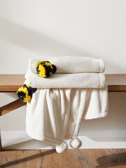 Natural Cosy Bee Appliqué Throw - Image 3 of 4
