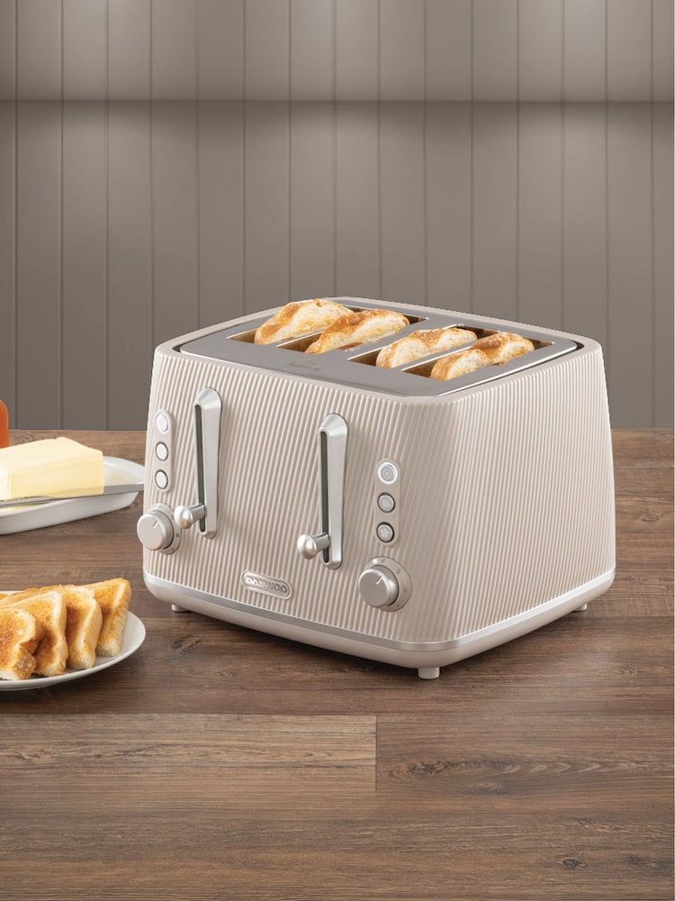 Daewoo Cream Cascade 4 Slice Toaster - Image 1 of 4