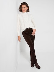 Brūna krāsa - Joe Browns Luxurious Bootcut Moleskin Trousers - Attēls 3 no 5