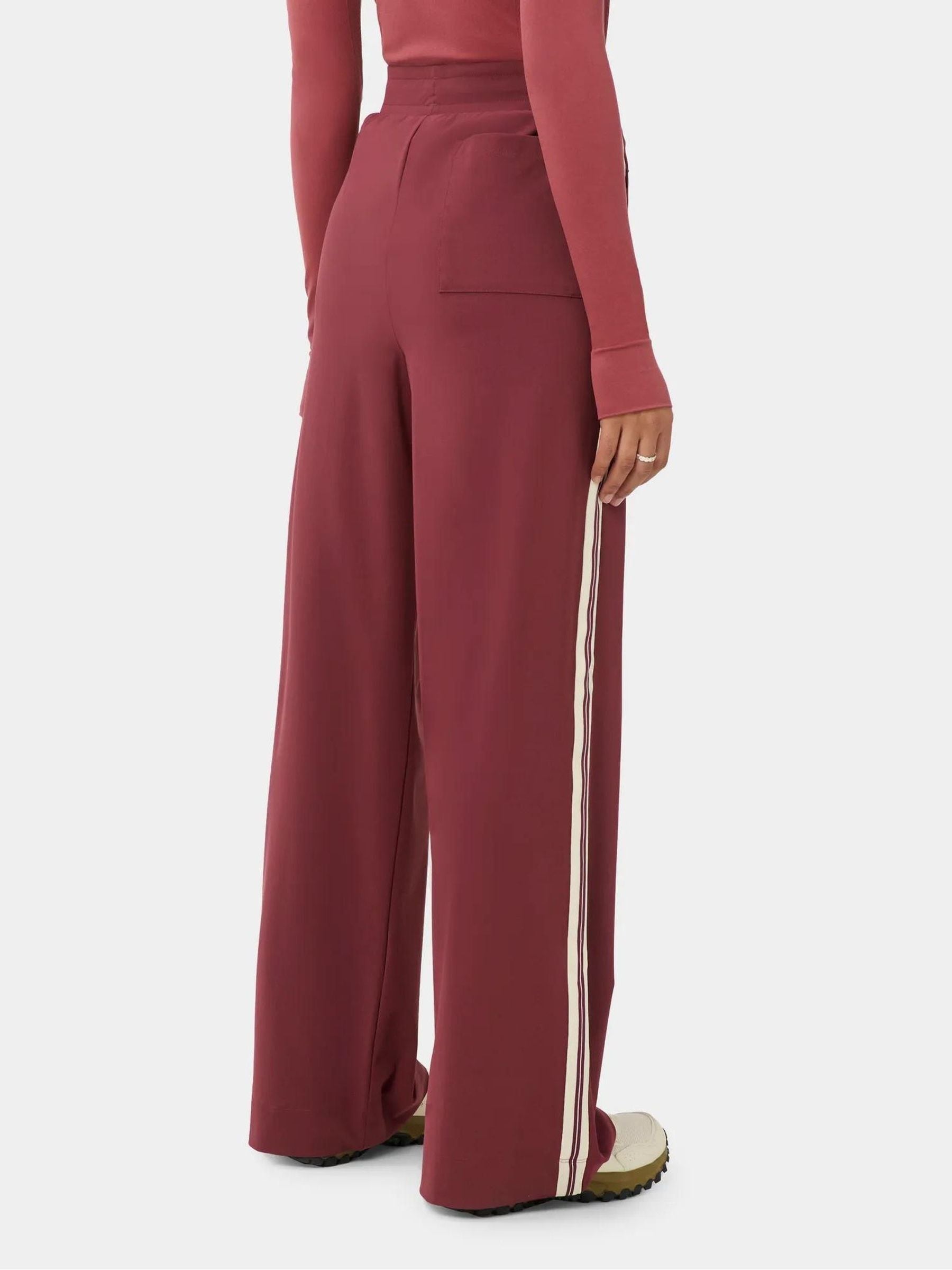 Buy Sweaty Betty Red 32 inch inside seam Explorer Side Stripe Wide