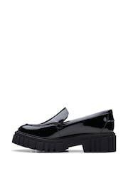 Temna črna lakota - Clarks Stran mokasini - Slika 2 iz 7