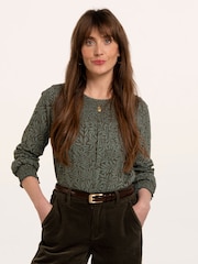 Brakeburn Brenda Smock Front Printed Long Sleeve T-Shirt - Image 1 sur 6