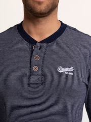 Brakeburn Rock Stripete Teksturert Henley T-skjorte - Bilde 4 av 6