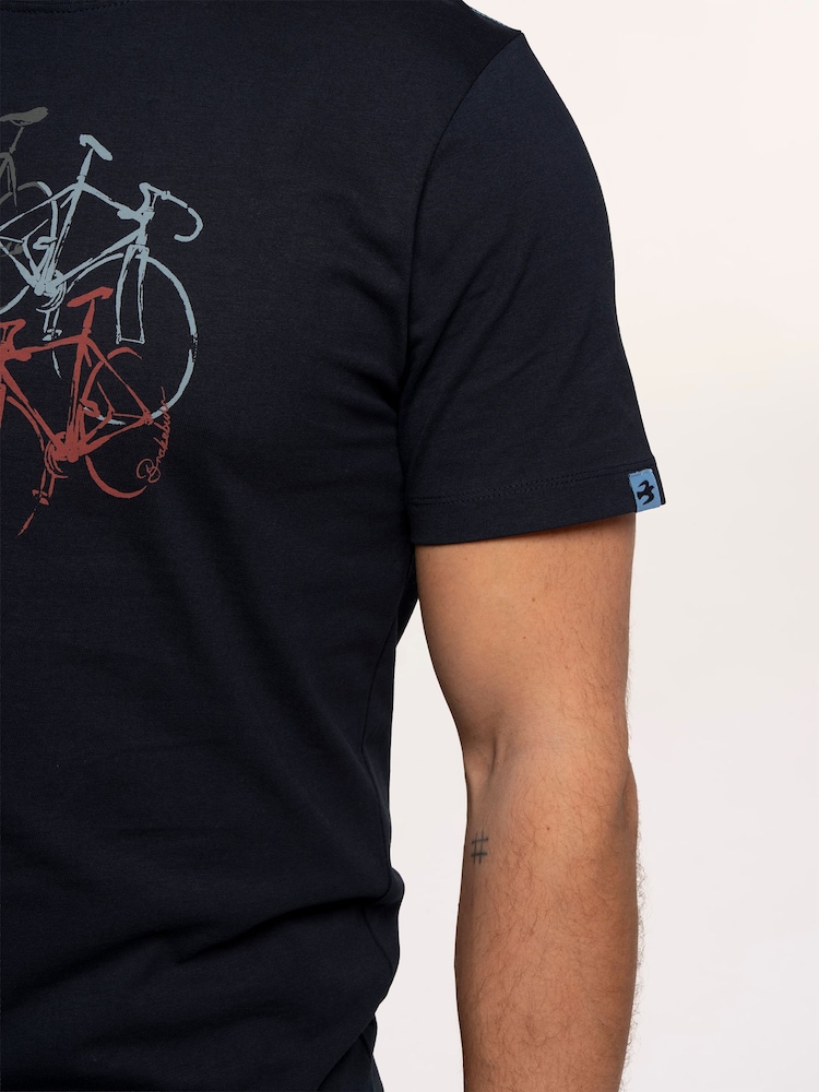 Blue Northolt Bike Stack - Brakeburn Printed Cotton T-Shirt - תמונה 6 מתוך 6 Blue Northolt Bike Stack - Brakeburn Printed Cotton T-Shirt - תמונה 6 מתוך 6