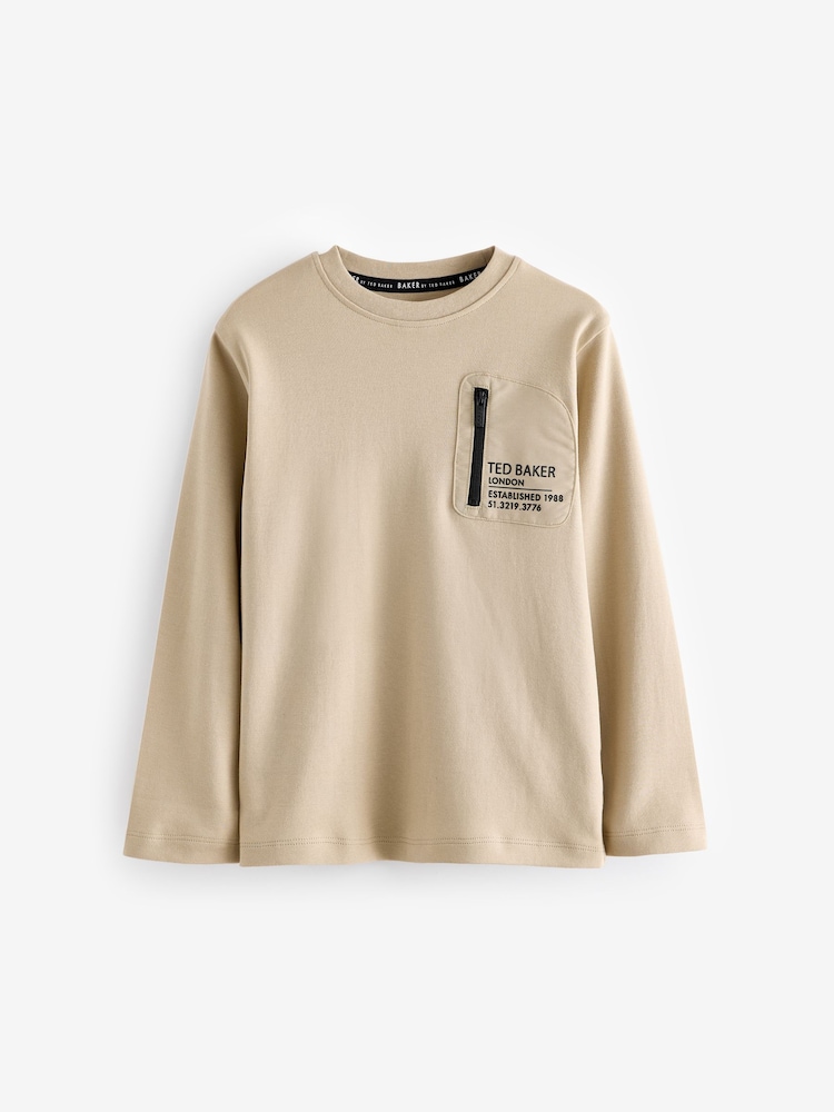 Baker by Ted Baker T-Shirt mit langen Ärmeln und Tasche aus schwerem Nylon-Stoff, Stone - Bild 1 von 3 Baker by Ted Baker T-Shirt mit langen Ärmeln und Tasche aus schwerem Nylon-Stoff, Stone - Bild 1 von 3