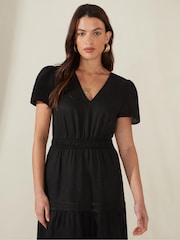 Ro&Zo Black Linen Shirred Waist Midi Dress - Image 6 of 8