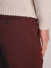 Rojo - Ajuste a medida - Pantalones de sarga de algodón elástico Brook Taverner Cavalry - Imagen 3 de 4