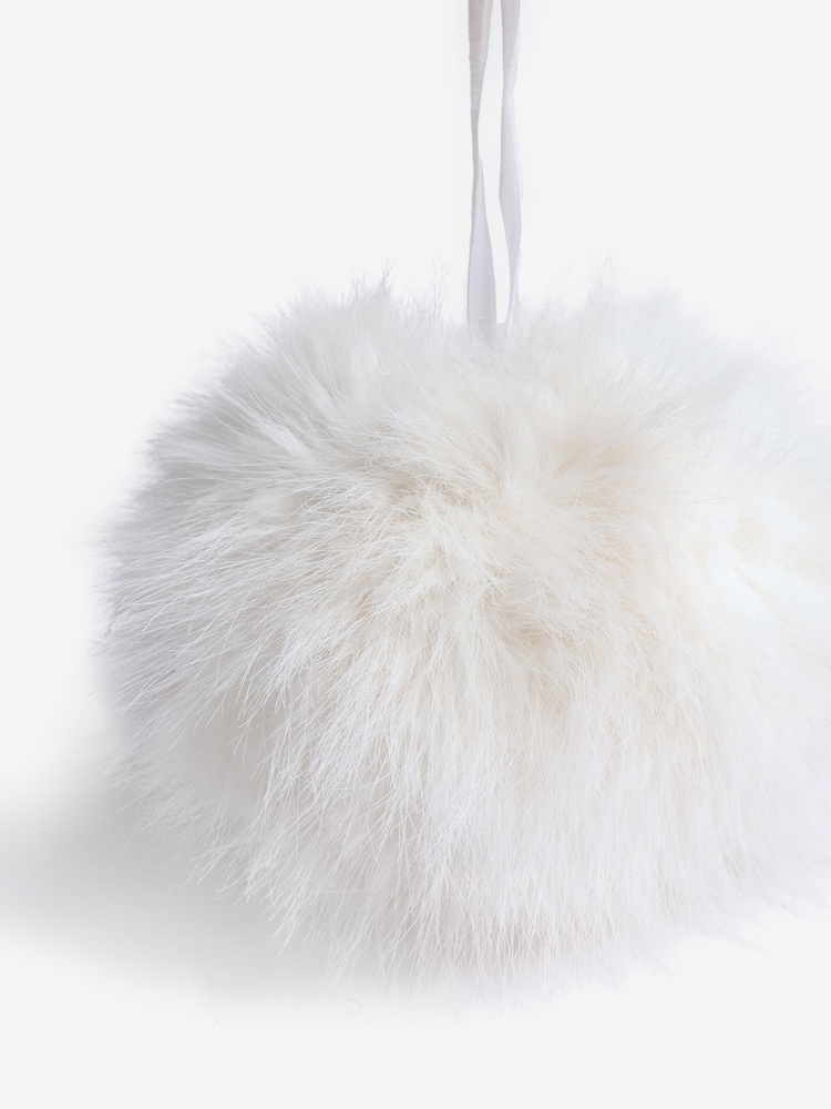 Set of 3 White Faux Fur Baubles - Image 5 of 5