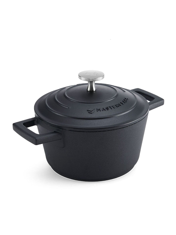 MasterClass Black Cast Aluminium 2.5L Casserole Dish - Image 2 of 5 MasterClass Black Cast Aluminium 2.5L Casserole Dish - Image 2 of 5
