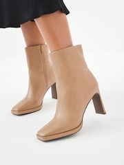 Kamelbraun - Forever Comfort® Stiefeletten mit eckiger Zehenpartie und Absatz - Bild 1 von 9