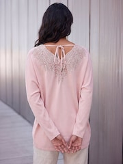 Poncho Roman con cuello de pico y espalda de encaje - Imagen 4 de 4