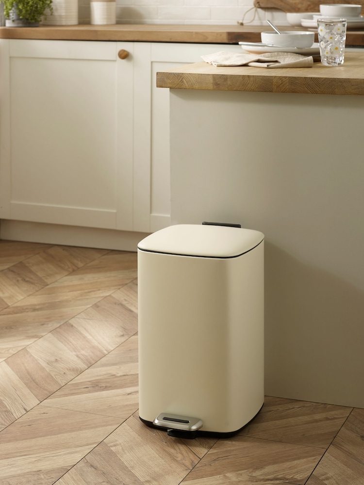 Cream 20L Soft Close Pedal Bin - Image 1 of 4
