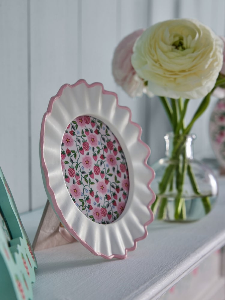 Cath Kidston White/Pink Frames Set 3 - Image 2 of 4