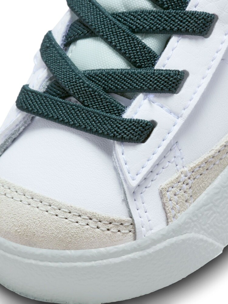 Nike White/Green Infant Blazer Mid 77 SE Trainers - Image 10 of 10