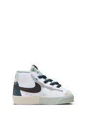 Nike White/Green Infant Blazer Mid 77 SE Trainers - Image 3 of 10