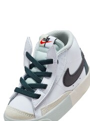 Nike White/Green Infant Blazer Mid 77 SE Trainers - Image 9 of 10