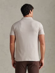 Crema - U.S. Polo Assn Jacquard Check Polo Shirt - Imagen 4 de 7