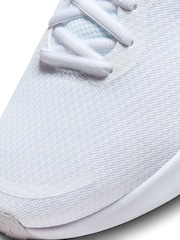 Nike White Revolution 7 Road Running Trainers - Image 11 of 12
