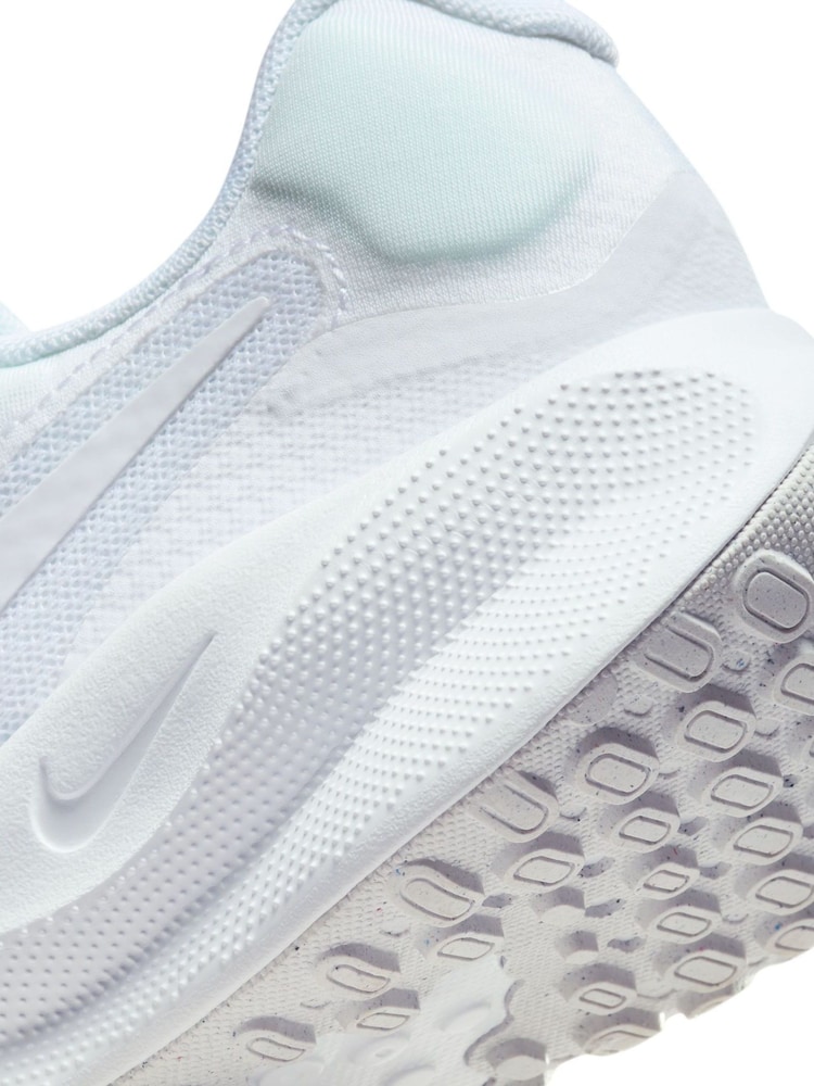 Nike White Revolution 7 Road Running Trainers - Image 12 of 12