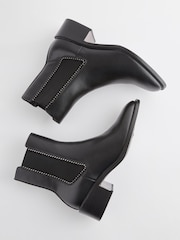 Schwarz - Forever Comfort® Chelsea-Stiefeletten mit Nietenbesatz - Bild 5 von 8