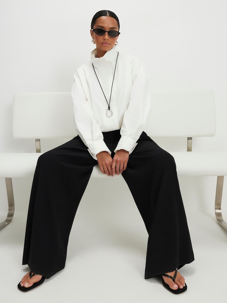 River Island Black Petite Pleated Wide Leg Trousers - Image 4 of 4