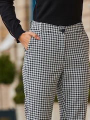 Sosandar White/Black Dogtooth Print Tapered Leg Trousers - Image 5 of 5