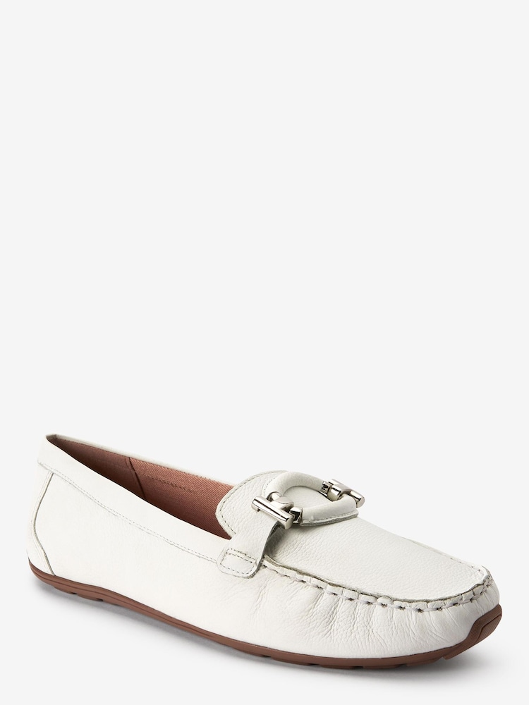 Biały - Forever Comfort® Leather Hardware Driver Shoes - Image 4 of 6