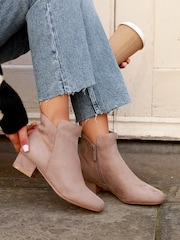 Cream - Linzi Maggie Stiefeletten mit niedrigem Blockabsatz - Bild 1 von 4