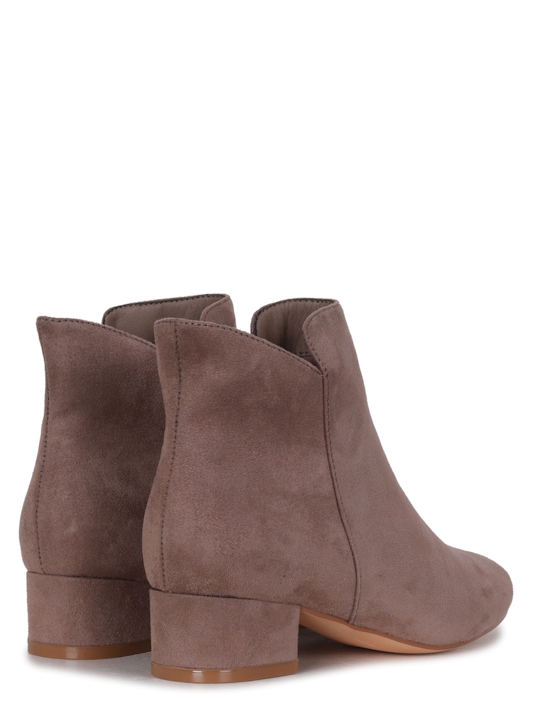 Linzi Cream Maggie Low Block Heeled Ankle Boots - Image 3 of 4