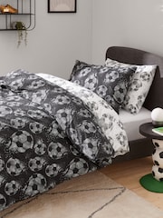 2 Pack Glow In The Dark Football Duvet Cover and Pillowcases Set - Image 3 of 6