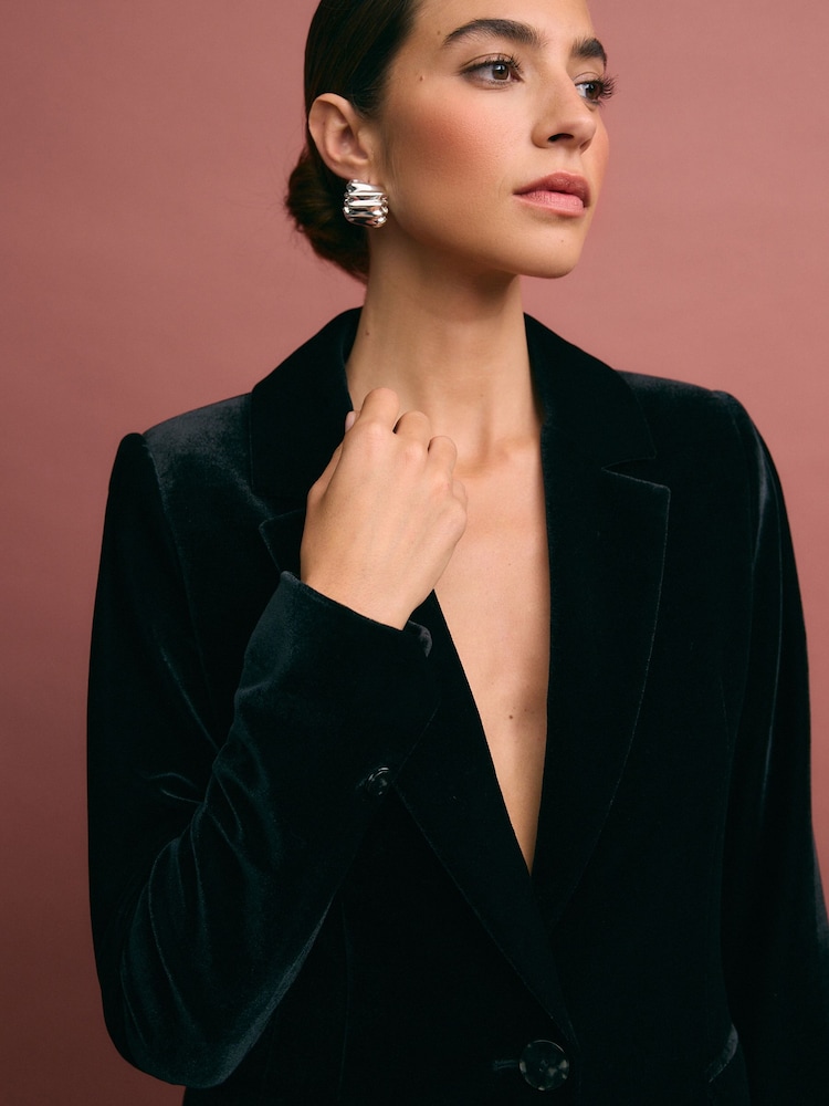 Black Tailored Velvet Single Breasted Blazer - Image 4 of 4 Black Tailored Velvet Single Breasted Blazer - Image 4 of 4