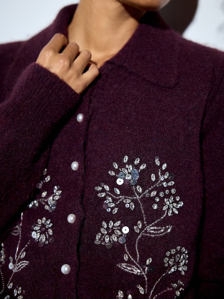 Plum Purple Floral Embellished - Megztas apykaklės kardiganas su vilna - 5 paveikslėlis iš 5 Plum Purple Floral Embellished - Megztas apykaklės kardiganas su vilna - 5 paveikslėlis iš 5