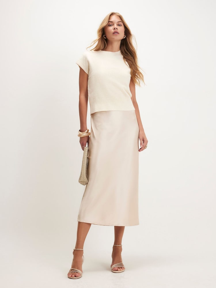 كريم - فستان تانك 2في1 من River Island - صورة 1 من 4 كريم - فستان تانك 2في1 من River Island - صورة 1 من 4