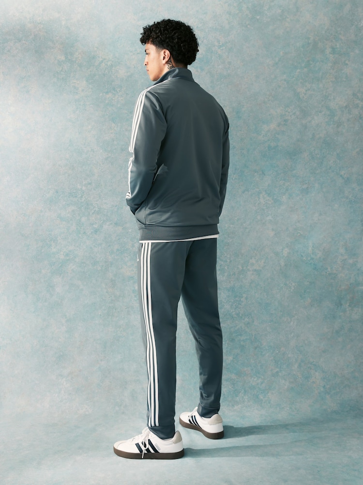 رمادي داكن - adidas 3-Stripe Tricot Tracksuit - صورة 2 من 5 رمادي داكن - adidas 3-Stripe Tricot Tracksuit - صورة 2 من 5