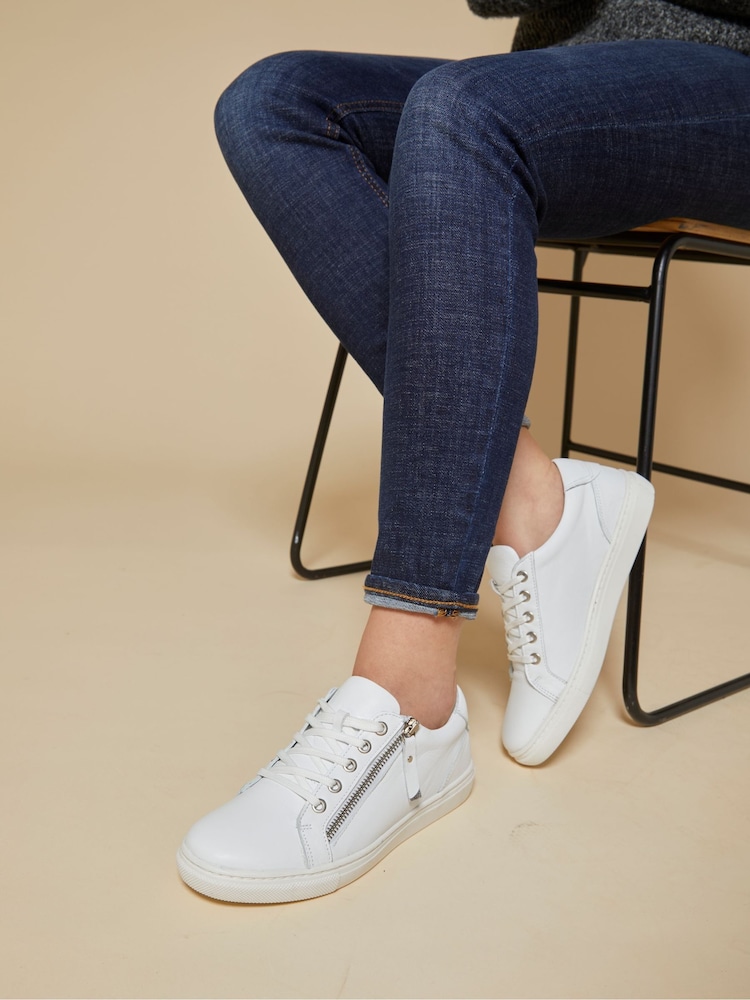 Blanco - Zapatillas informales con cremallera lateral para mujer de Jones Bootmaker - Imagen 1 de 6 Blanco - Zapatillas informales con cremallera lateral para mujer de Jones Bootmaker - Imagen 1 de 6