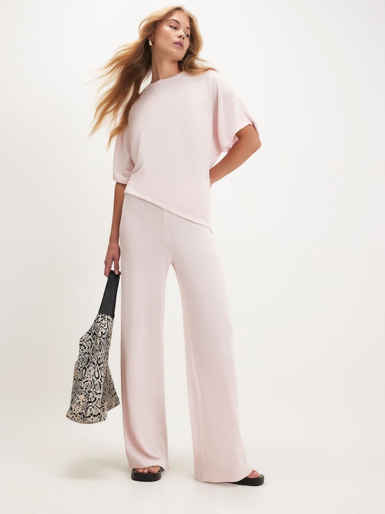 رداء عُلوي غير متماثل بتقنية القص والخياطة من River Island - صورة 1 من 4 رداء عُلوي غير متماثل بتقنية القص والخياطة من River Island - صورة 1 من 4