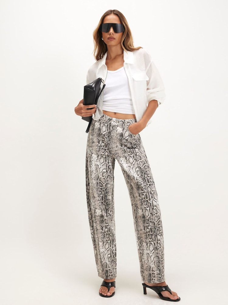 River Island Snake Print Barrel Jeans - صورة 2 من 4 River Island Snake Print Barrel Jeans - صورة 2 من 4