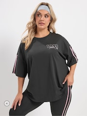 Yours Curve '1998 Athl. Club' T-Shirt - Imagen 1 de 7