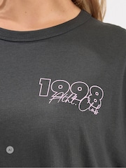 Yours Curve '1998 Athl. Club' T-Shirt - Imagen 5 de 7