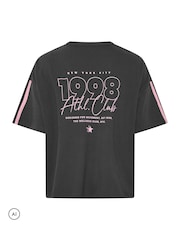 Yours Curve '1998 Athl. Club' T-Shirt - Imagen 7 de 7