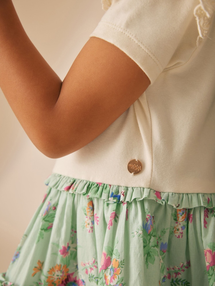 Laura Ashley Ecru and Green Holiday Twofer - Image 18 of 18