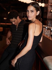 Schwarz - Strukturiertes One-Shoulder-Midikleid - Bild 5 von 9