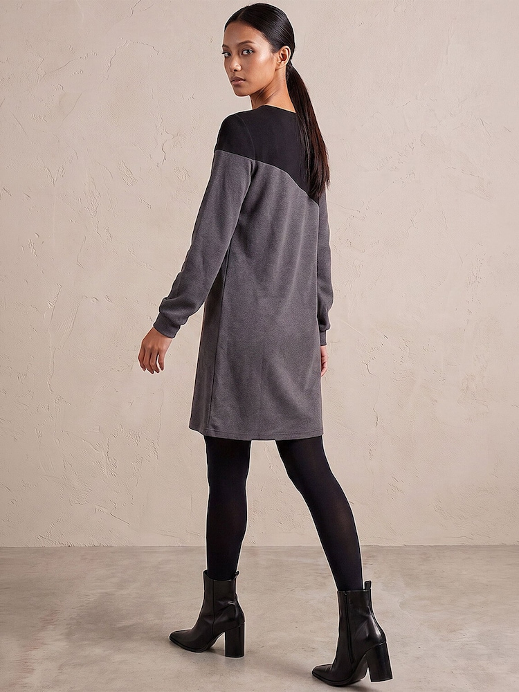 Roman Grey Petite Stretch Animal Colour Block Dress - Image 4 of 4 Roman Grey Petite Stretch Animal Colour Block Dress - Image 4 of 4