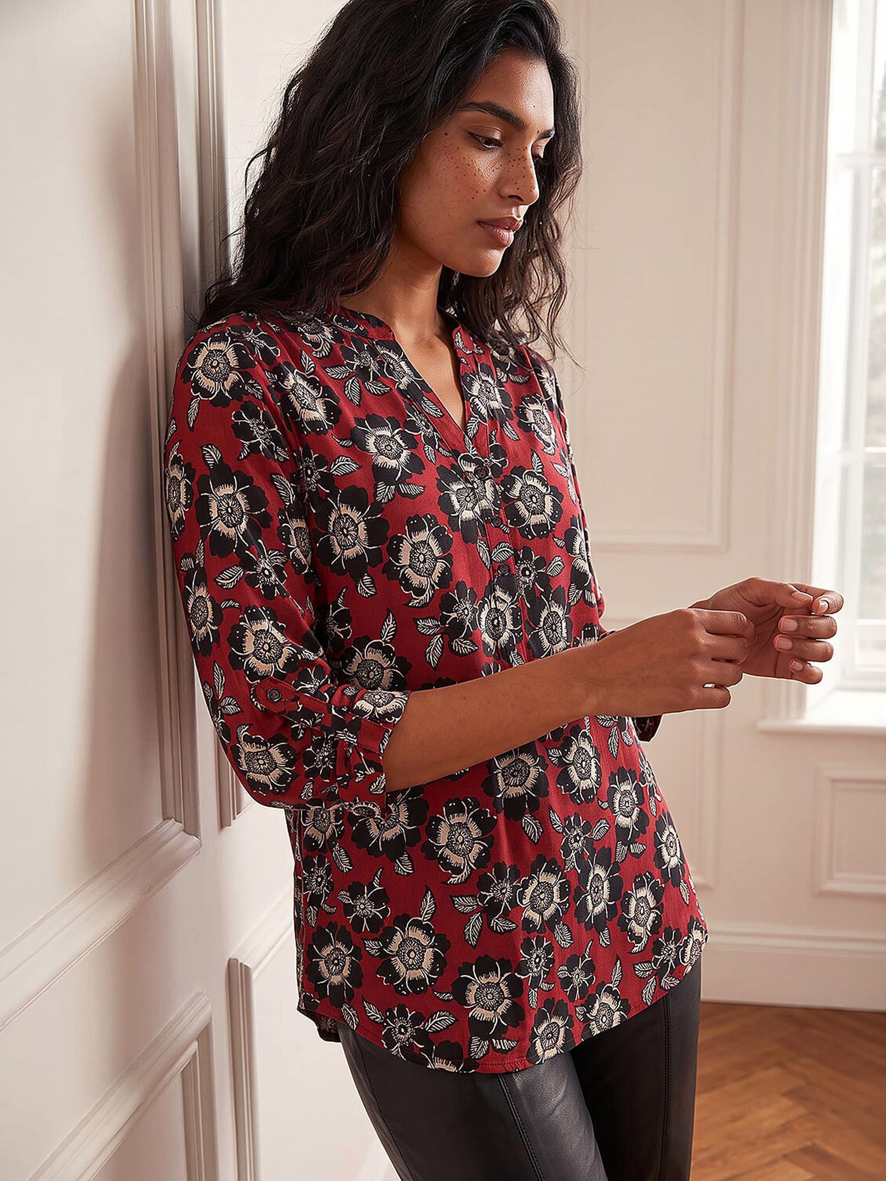 Roman Women's Orange Floral Puff Print Stretch Shirt In | : Size 20 - Image 2