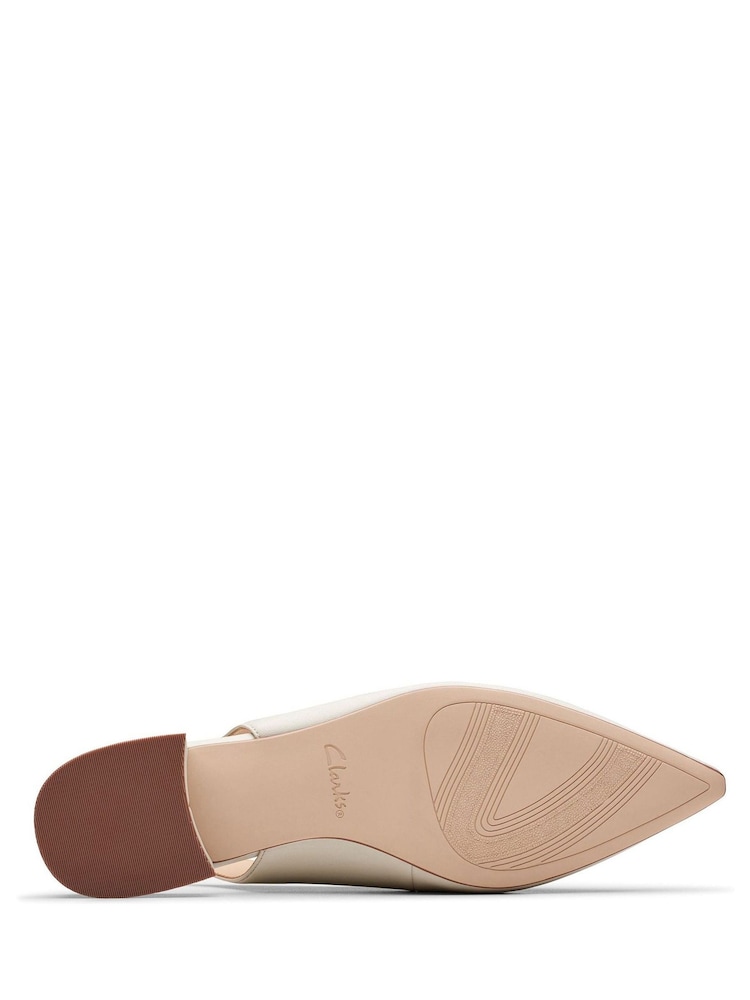 Clarks Cream Leather Sensa 15 Sligback Shoes - Image 7 of 7
